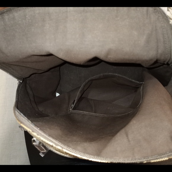 Backpack - Picture 3 of 3